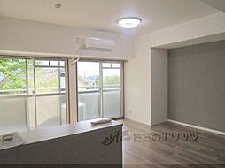 リアライズ高槻 4階2LDKのリビング/ダイニング