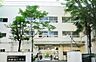 周辺：新宿区立西新宿小学校（385m）