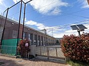 豊島区立西池袋中学校（742m）