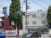 ファミリーマート 250m