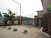 日野市立平山小学校 327m