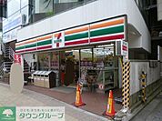 セブンイレブン聖蹟桜ヶ丘駅前店 徒歩2分。コンビニ 100m