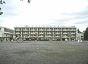 府中市立浅間中学校 480m