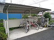 ★駐輪場は嬉しい屋根付き★