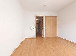 フラットコートＢ 205 2階1Kのリビング/ダイニング