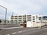 周辺：上津役中学校 609m
