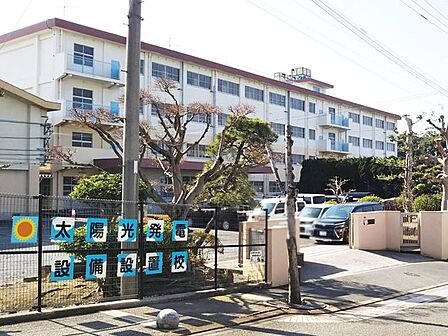 萩原小学校 293m