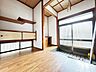 玄関：【岡垣町海老津 中古戸建】全居室6帖以上♪シャンプードレッサー♪駅まで徒歩約9分♪