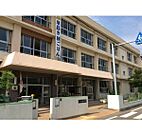 小学校「和歌山市立有功小学校まで941m」