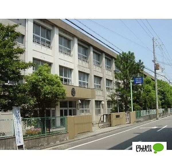 画像26:中学校「和歌山市立河西中学校まで955m」