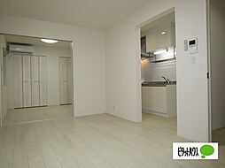 フジパレス和歌山駅南III番館 202 2階1LDKのリビング/ダイニング