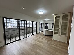 ロイヤルアネックスシエナ 211 号室 2階2LDKのリビング/ダイニング