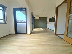 グラシアス道後 201 号室