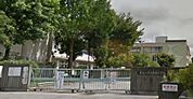 小学校「東松山市立新宿小学校まで808m」