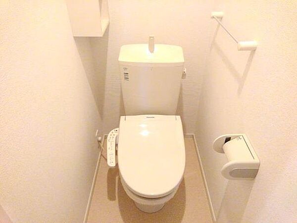 画像7:清潔感のあるトイレです