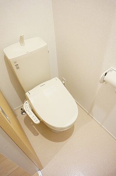 画像8:ゆったりとした空間のトイレです