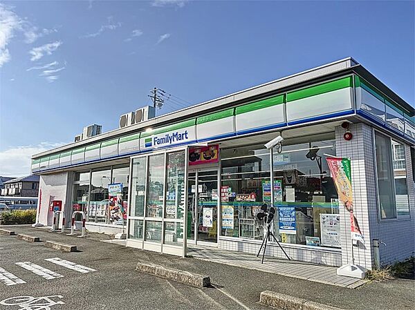 画像21:ファミリーマート 袋井愛野駅北店（774m）