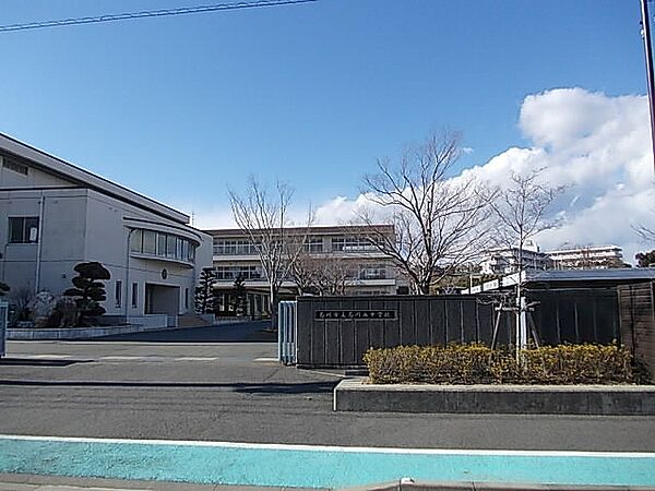 画像19:菊川西中学校まで1600m