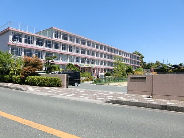 画像22:浜松市立富塚小学校（672m）