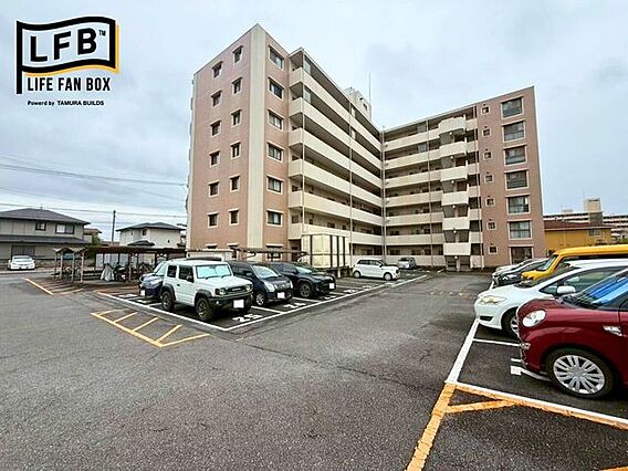 駐車場は各部屋...