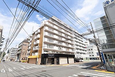 外観:周辺には複数の施設があり、生活利便性に期待が持てる立地です。お出かけに便利なバス停も近く、行動範囲が広がります。 外観:周辺には複数の施設があり、生活利便性に期待が持てる立地です。お出かけに便利なバス停も近く、行動範囲が広がります。