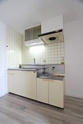 ※掲載写真は同マンション別部屋参考写真となります。