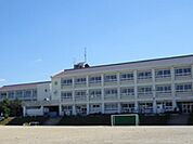 小学校「東広島市立西条小学校まで1167ｍ」