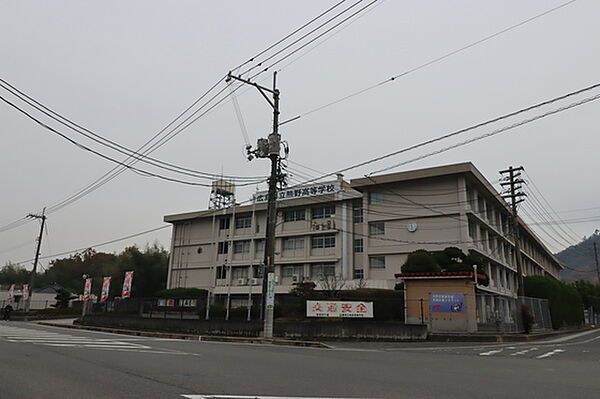 画像18:ドラックストア「ウォンツハローズ熊野モール店まで593ｍ」