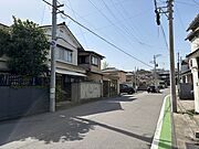 道路の片側はグーンベルトになっており、お子様の通学も安心です。