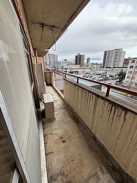 物干し竿の設置も可能です。4階なので人目が気になりづらいのもうれしいですね☆