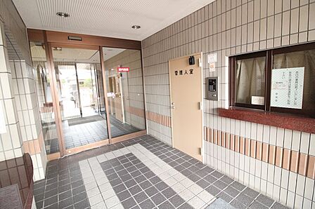 管理人日勤で防犯面も安心です。