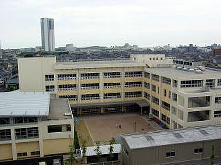 新潟市立万代長嶺小学校(985m)