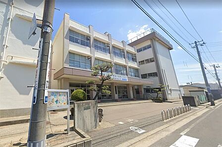 新潟市立上所小学校(775m)