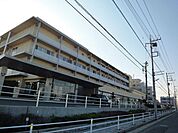 三郷中央総合病院 880m