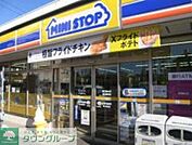 ミニストップ 徒歩7分。コンビニ 490m