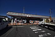 セブンイレブン草加柳島店 徒歩10分。 730m