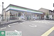 ファミリーマート川口前川店 徒歩2分。コンビニ 160m