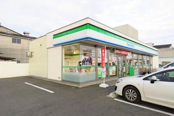 画像18:【コンビニエンスストア】ファミリーマート 福山新浜町店まで396ｍ