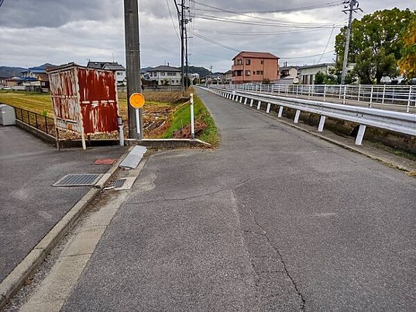 画像19:物件前道路