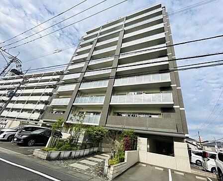 2016年築の築浅美邸。西鉄「下大利」駅まで徒歩約8分の好立地です。