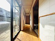 縁側でお庭を眺めながらゆったりとした時間をお過ごしください