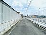 その他：小学校徒歩約1分、中学校徒歩約9分と子育て世帯の方も安心の立地♪