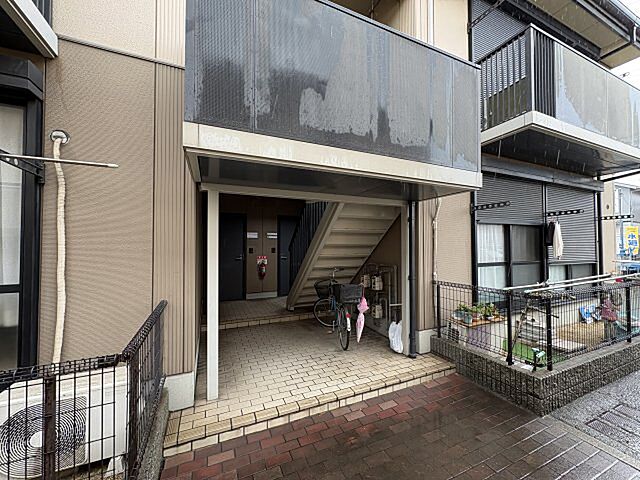6 / 9