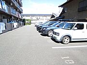 ★敷地内の駐車場です★