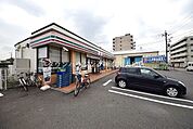 セブンイレブン大和桜森店 徒歩4分。コンビニ 320m