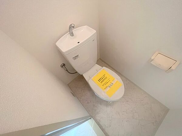 画像13:綺麗なトイレにはウォシュレット標準装備です。 