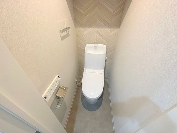 画像12:綺麗なトイレにはウォシュレット標準装備です。 
