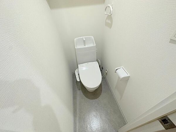 画像8:綺麗なトイレにはウォシュレット標準装備です。 