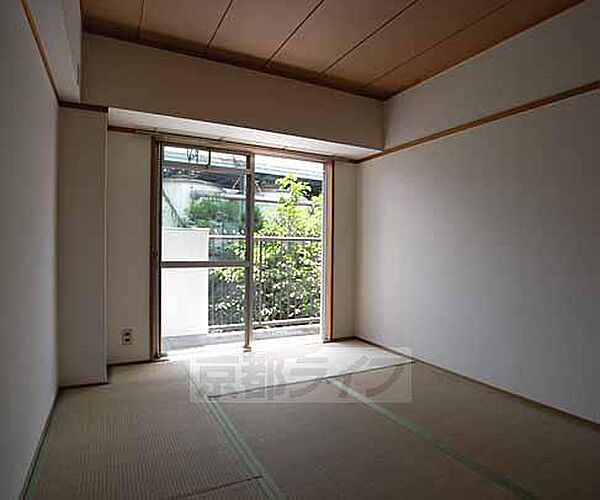 画像11:涼しげな和室のお部屋です。