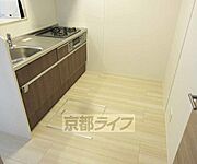 キッチン周りは広々としていて便利